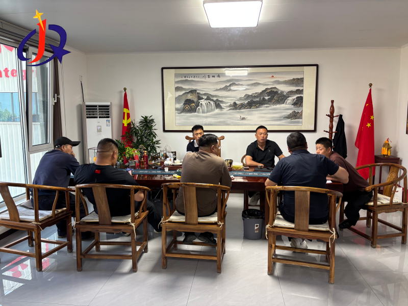 Na asiasi atu tagata fa'atau auro a Amerika i Saute i Qingzhou Jinqi Mining Machinery mo le su'eina o fale gaosimea.