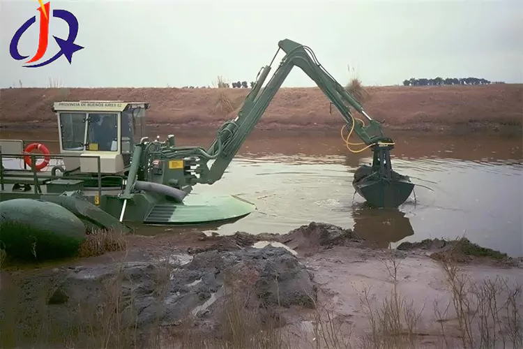 Professional Amphibious Dredging Vessel